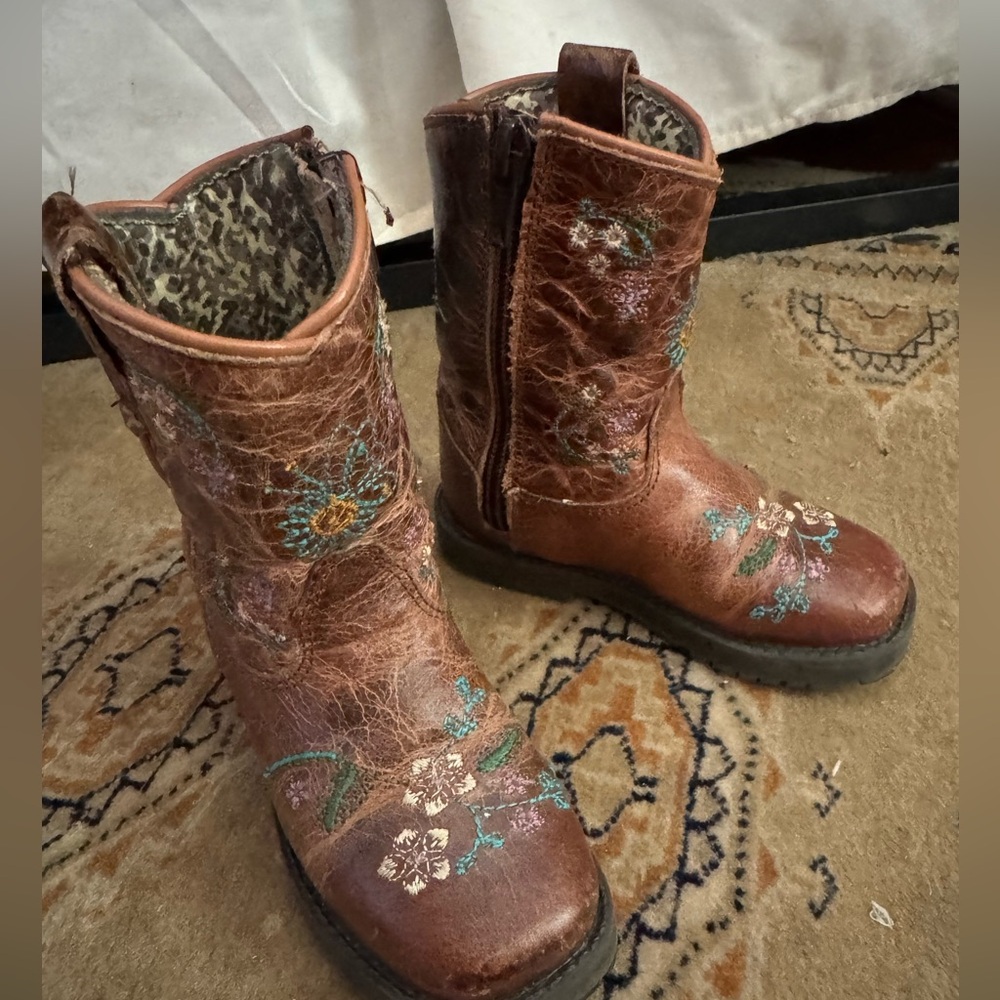 Brown Embroidered Girls' Western Boots with Floral Accents